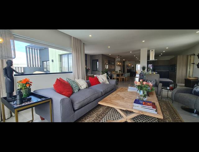 10 BEDROOM GUEST HOUSE FOR SALE IN BLOUBERGSTRAND
